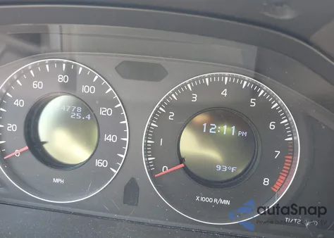 2011 Volvo Xc60 3.2/3.2 R-Design z USA, uszkodzony, nr VIN YV4952DZ4B2150193